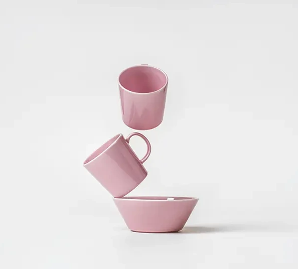 Iittala: Povestea brandului finlandez care transforma sticla in design atemporal